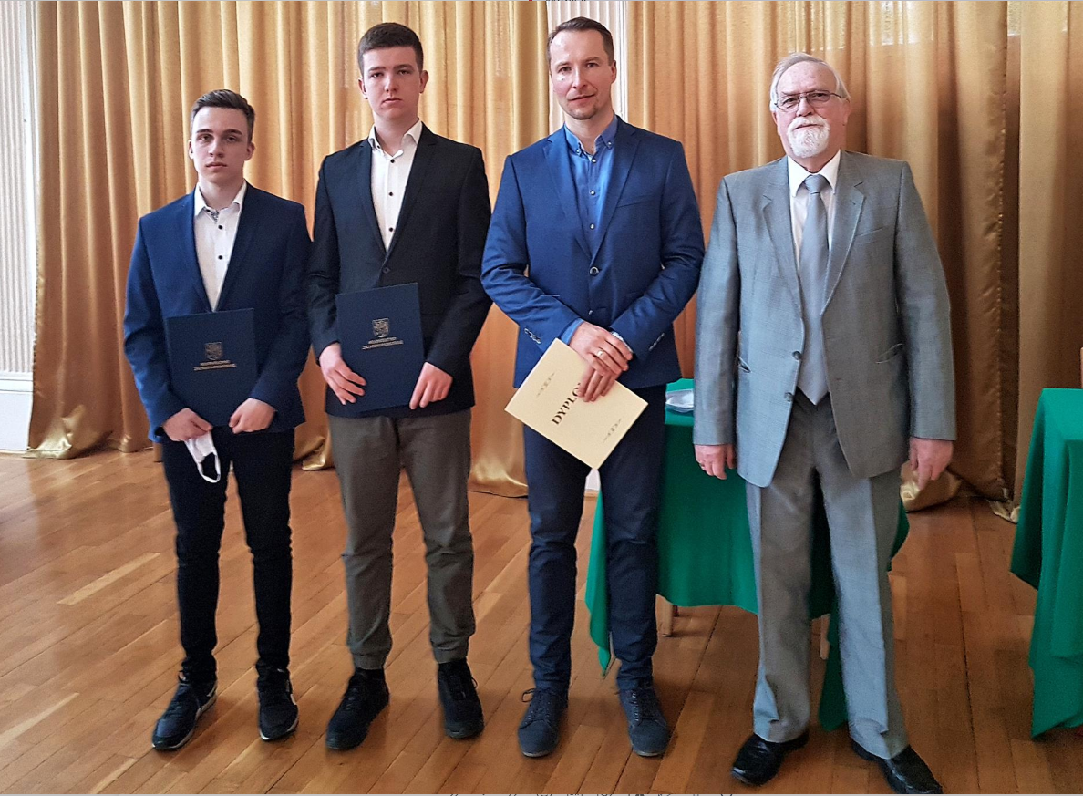 Fotografia z podsumowania II etapu Wojewódzkiego OITiW2021 Fotografia z podsumowania II etapu Wojewódzkiego OITiW2021